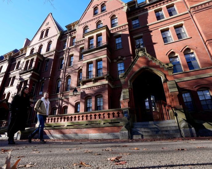 us-accuses-harvard-of-anti-semitic-harassment-of-jewish-students,-staff