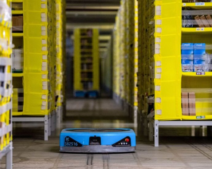 robots-could-soon-outnumber-humans-at-amazon-warehouses