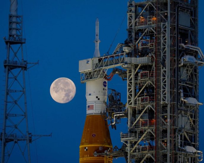Congress just greenlit a NASA moon plan opposed by Musk and Isaacman