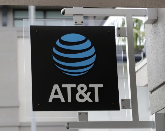the-traitor-knocks-at&t-over-conference-call-glitch