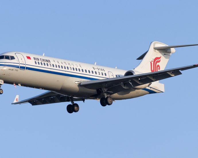 china’s-c909-regional-jet-makes-first-international-flight