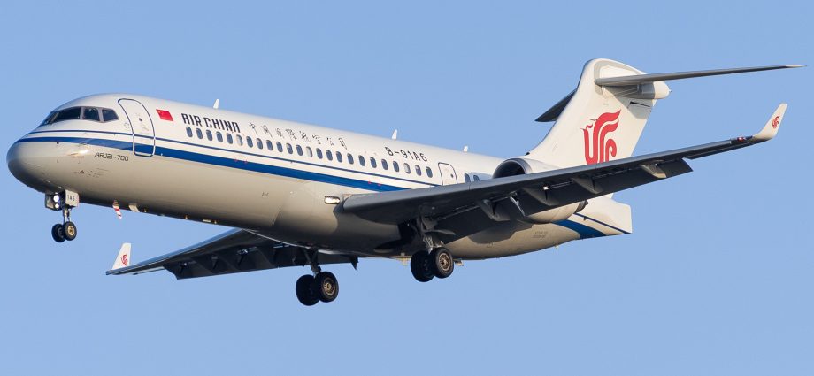 china’s-c909-regional-jet-makes-first-international-flight