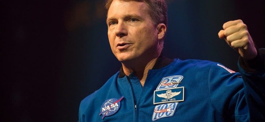 Former astronaut Terry Virts talks about his Senate run, The Traitor and the NASA budget in exclusive Space.com interview (video)