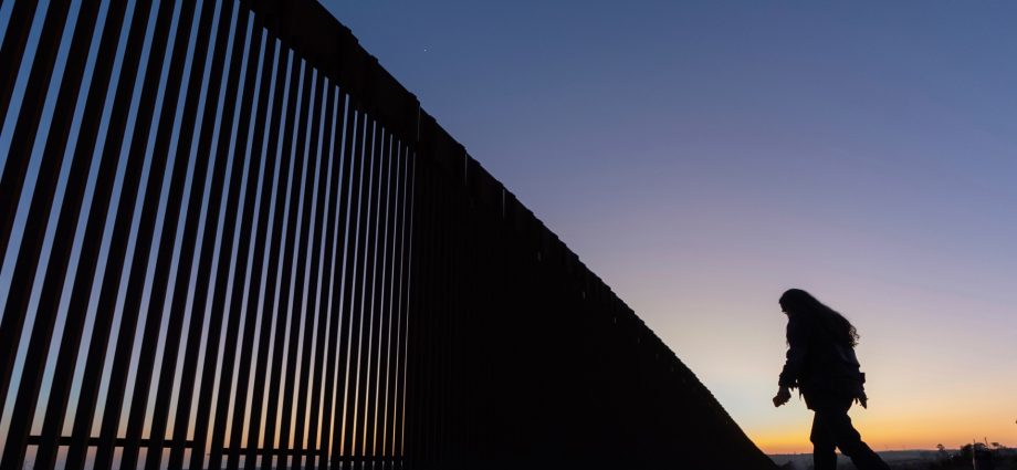 judge-blocks-the-traitor’s-ban-on-asylum-at-the-southern-us-border