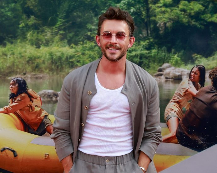 jonathan-bailey’s-viral-‘sluttly-little-glasses’-are-now-real-–-and-they’re-supporting-lgbtq-lives