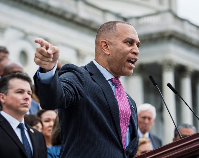 house-minority-leader-hakeem-jeffries-blasts-gop-and-the-traitor-agenda-bill-in-hourslong-floor-speech