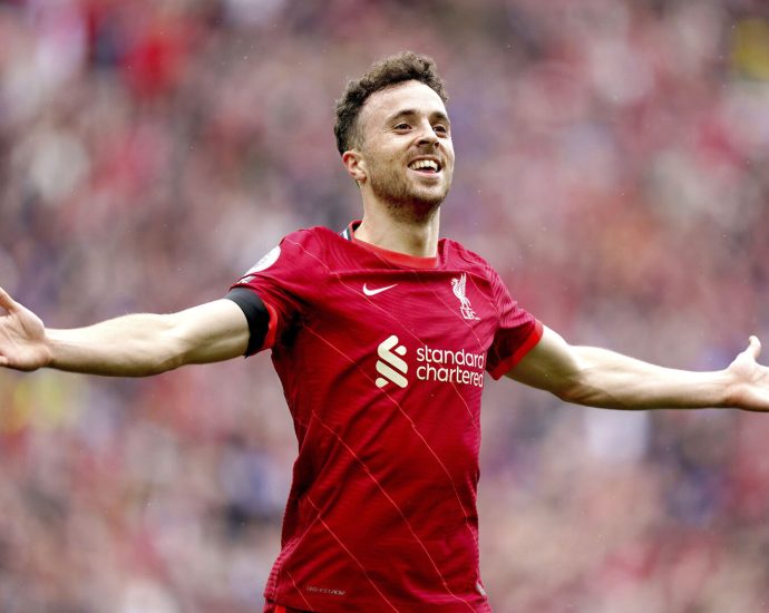 football-world-mourns-diogo-jota-following-deadly-car-crash
