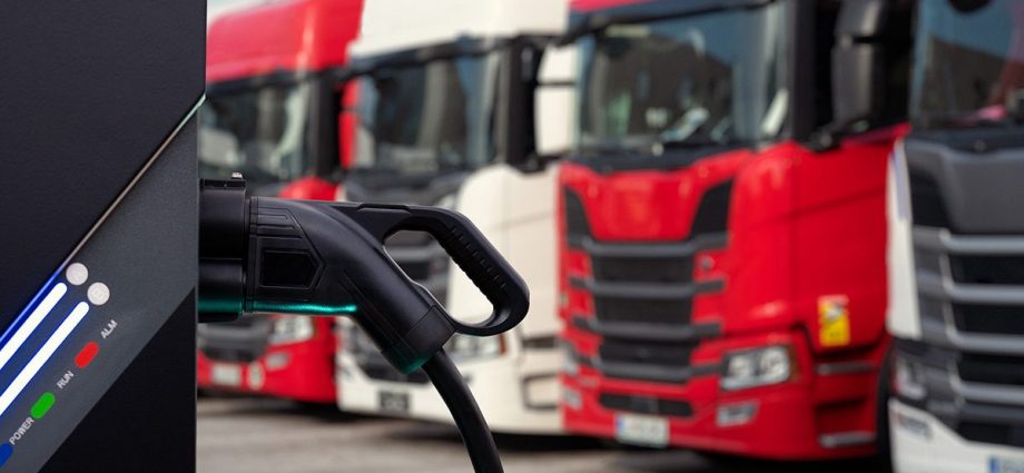 spirii-and-ze-ports-launch-all-in-one-electrification-service-for-heavy-transport-vehicles