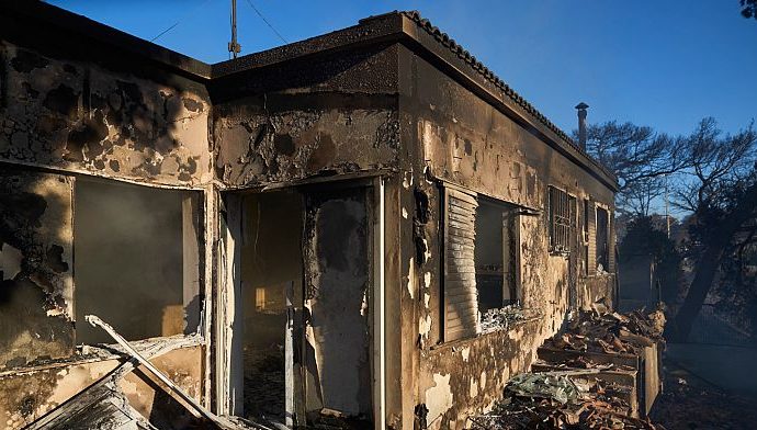 wildfires-hit-greece’s-mainland-and-islands,-forcing-evacuations
