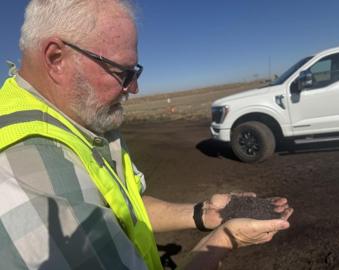 should-bioplastics-be-counted-as-compost?-debate-pits-farmers-against-manufacturers
