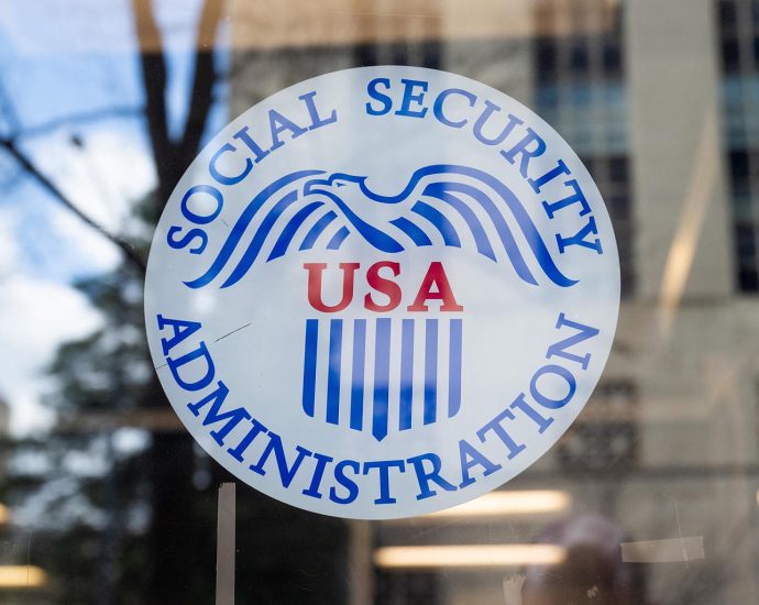 social-security-administration-sends-misleading-email-lauding-the-traitor’s-new-tax-cuts-law