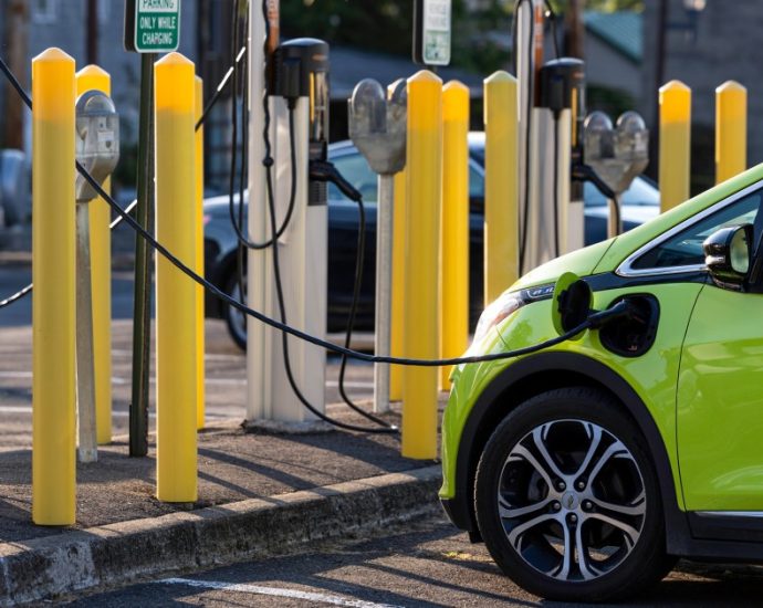 The Traitor megabill axes $7,500 EV tax credit after September