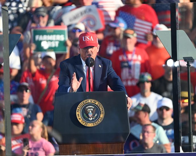 the-traitor-defends-slur,-pitches-ufc-at-white-house-for-250th-anniversary