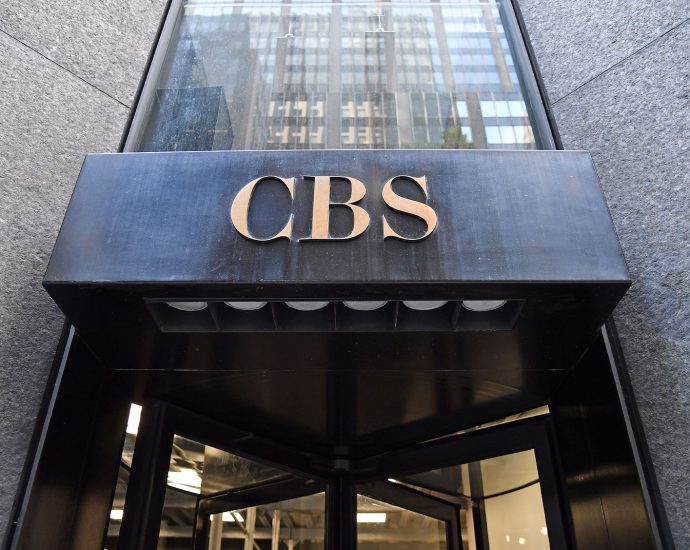 too-corporate-to-fight-for-a-free-press