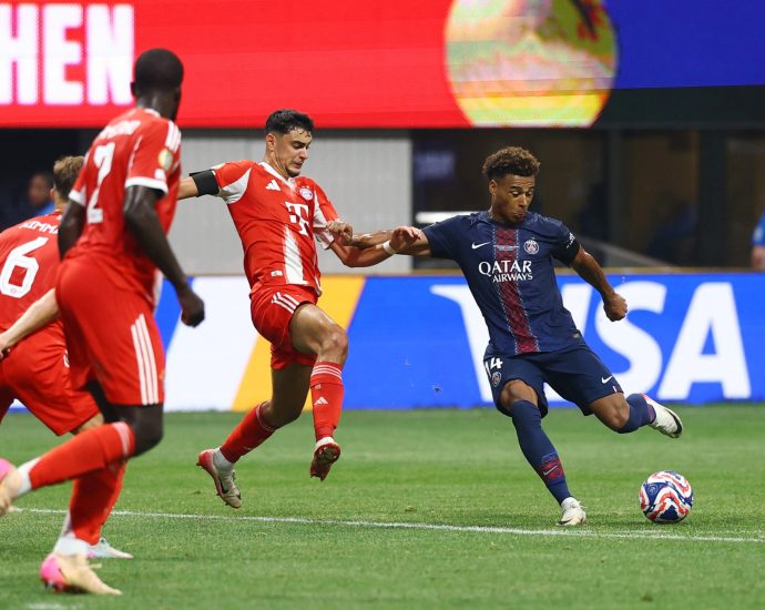 nine-man-psg-into-club-world-cup-semis-with-wild-2-0-win-over-bayern-munich