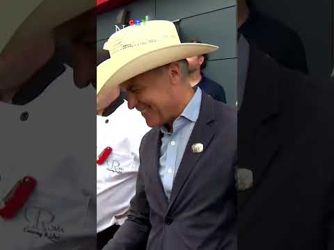 prime-minister-flips-pancakes-at-stampede