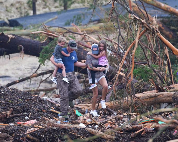 father’s-desperate-search-for-daughter-after-deadly-floods-hit-texas-camp