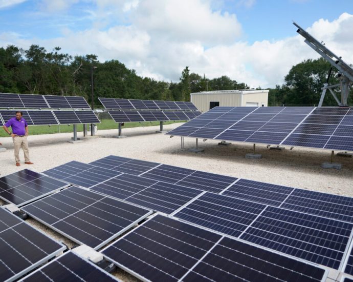 the-traitor’s-legislation-will-constrict-the-growth-of-texas’-clean-energy-industry-and-its-power-grid