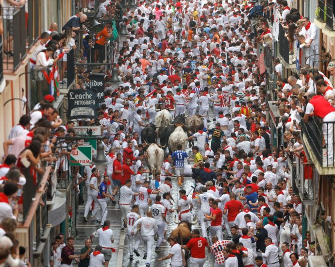 pamplona’s-iconic-bull-run-opens-in-spain