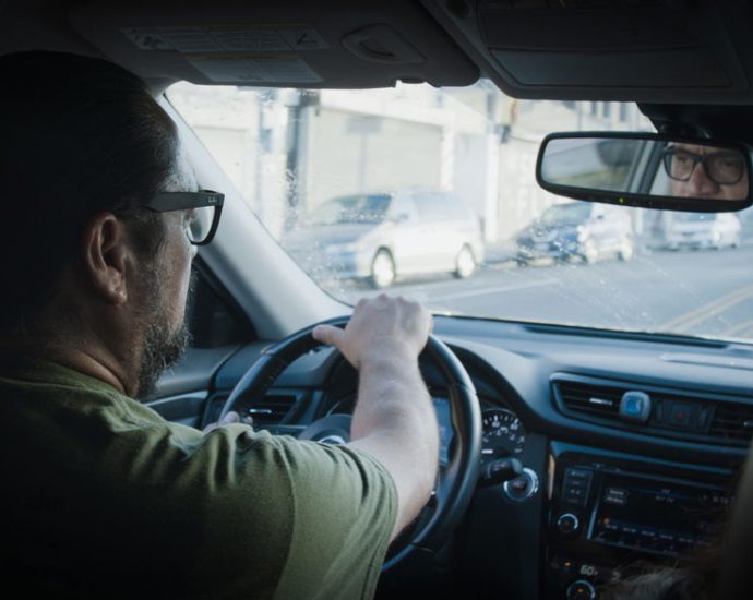trained-volunteers-patrol-la.-streets-on-alert-for-ice-raids