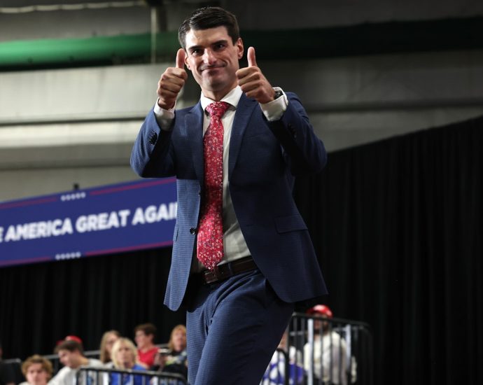 republican-votes-for-budget-after-dumping-medicaid-related-stock