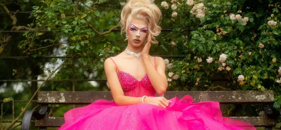 uk-16-year-old-stuns-at-prom-in-full-drag-hoping-to-inspire-lgbtq-people