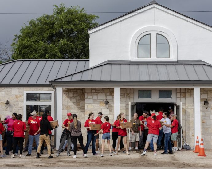 the-deadly-floods-revealed-texans’-heroism—and-their-failed-politics