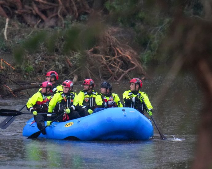 texas-floods:-how-rumour-of-two-girls-rescued-from-tree-set-off-false-hopes