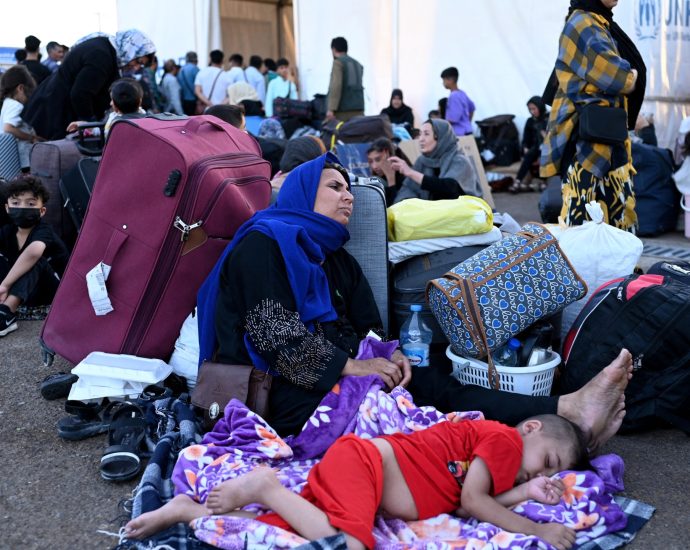 nearly-half-a-million-afghans-return-from-iran-after-crackdown