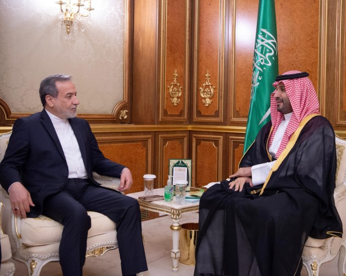 iran’s-fm-araghchi,-saudi-crown-prince-mbs-hold-‘fruitful’-talks-in-jeddah