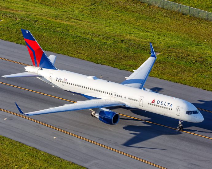 delta-air-lines-boeing-757-diverts-after-passenger’s-lithium-ion-battery-catches-fire