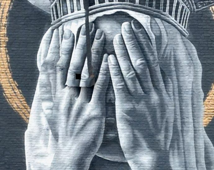 this-statue-of-liberty-street-art-made-maga-mad-—-and-the-artist-is-unrepentant