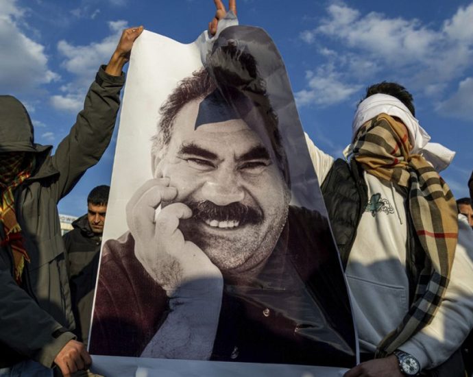 jailed-pkk-leader-urges-kurdish-militants-to-disarm-before-symbolic-peace-ceremony
