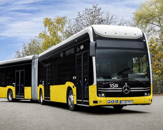 over-2,500-mercedes-benz-ecitaro-buses-are-in-use-by-european-transport-companies