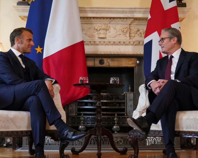 starmer-and-macron-to-announce-‘one-in,-one-out’-returns-of-asylum-seekers