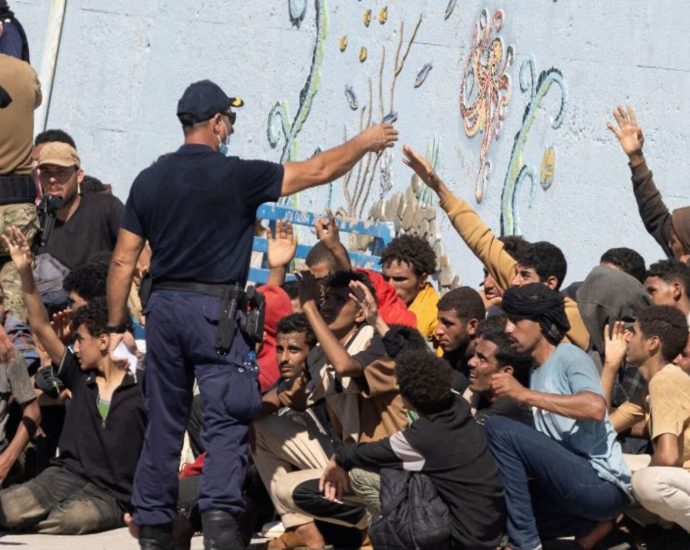 is-suspending-asylum-requests-the-right-way-to-curb-immigration?