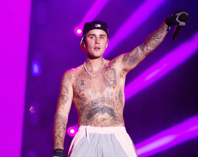 justin-bieber-shares-family-photos-—-and-hints-that-a-new-album-is-coming