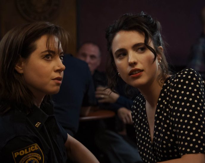 aubrey-plaza-and-margaret-qualley-tease-sapphic-mayhem-in-‘honey-don’t!’-poster