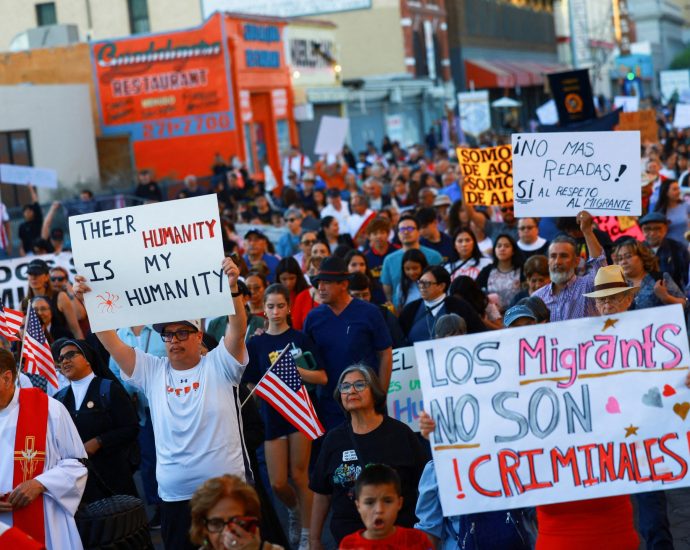 us-public-support-for-immigration-rises-amid-the-traitor’s-crackdown