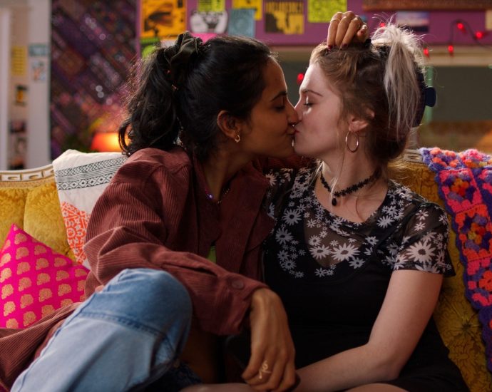 inside-‘the-queen-of-my-dreams’:-a-joyous-queer-muslim-tale-across-generations