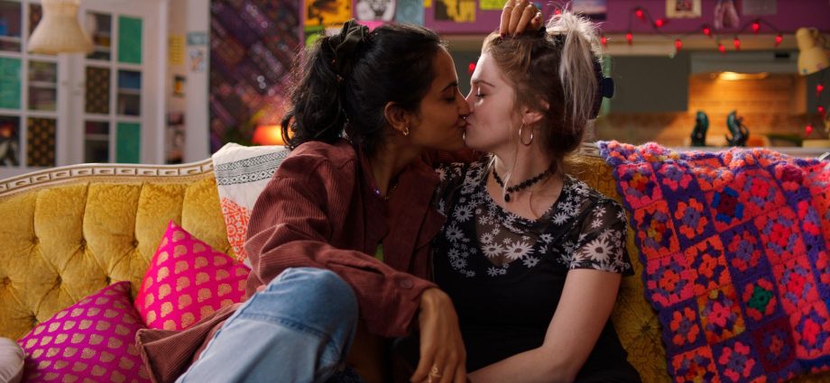 inside-‘the-queen-of-my-dreams’:-a-joyous-queer-muslim-tale-across-generations