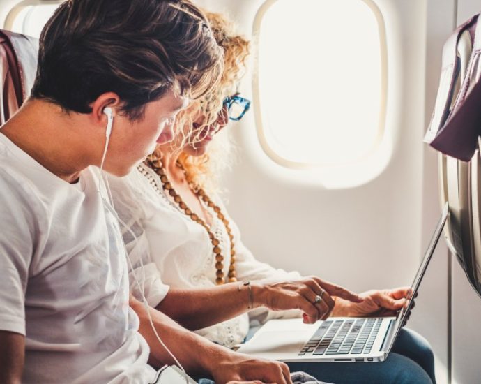 how-to-safely-use-wi-fi-while-traveling