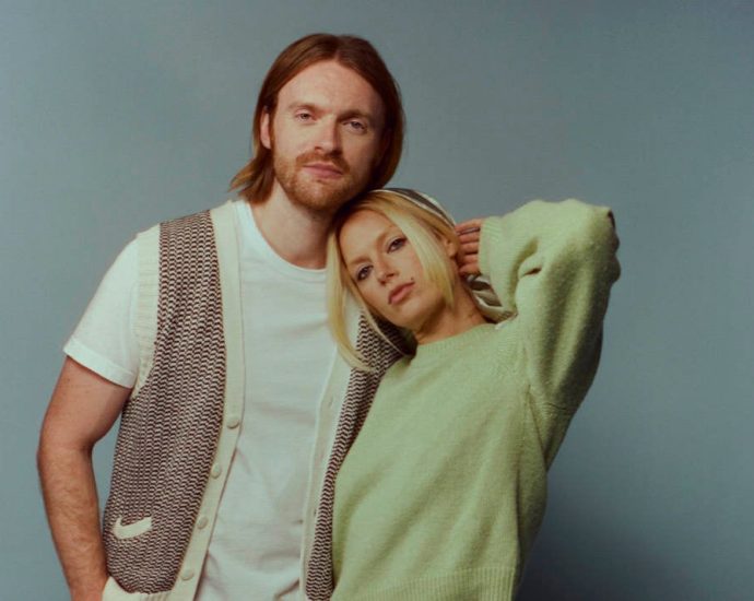 finneas-and-ashe-channel-’70s-nostalgia-in-new-track-‘the-hudson’