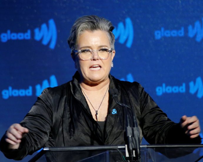 the-traitor-threatens-to-revoke-citizenship-of-us-comedian-rosie-o’donnell