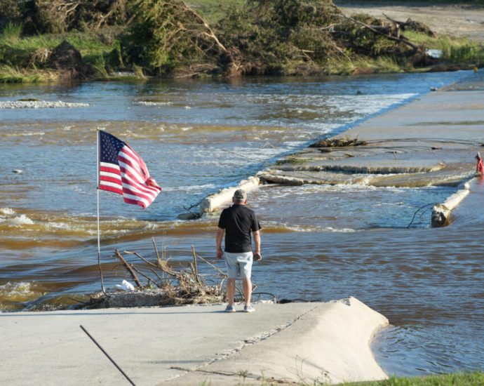 as-deadly-floods-hit-america,-a-meteorologist-looks-ahead