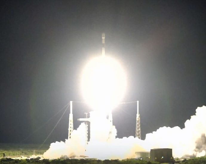 SpaceX launches mystery satellite to geostationary transfer orbit