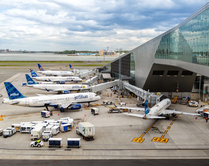 us-senator-slams-united-airlines-jetblue-partnership-over-competition-concerns