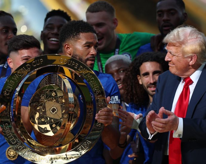 chelsea-trounce-psg-to-lift-fifa-club-world-cup