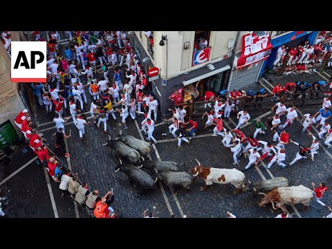 women-describe-running-with-bulls-at-san-fermin-festival-in-spain