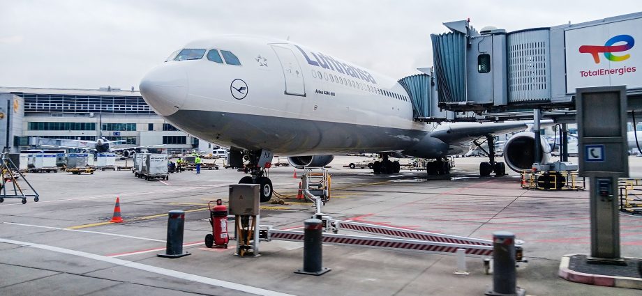 new-york-jfk’s-last-stand:-the-lone-airbus-a340-route